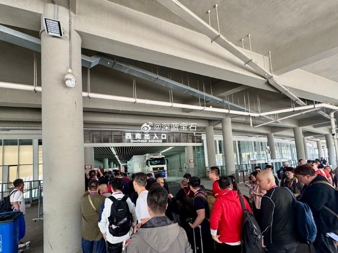 盛況空前！記者曬照：距離中澳之戰(zhàn)還有三小時，現(xiàn)場記者已超百名