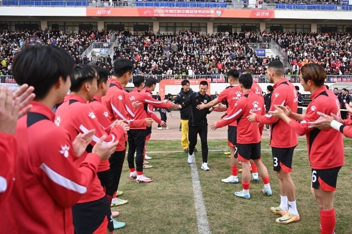 今日賽前，俱樂部為前球員馬曉磊及文爍舉行了退役儀式
