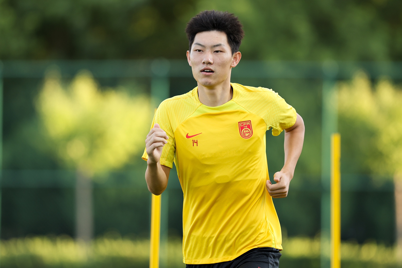 魯媒：泰山隊抵達梅州五外援齊整，四名國腳可出戰(zhàn)史松宸隨隊