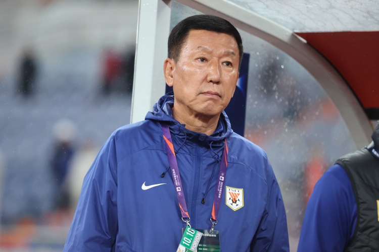 崔康熙：間歇期被抽調(diào)了很多球員訓(xùn)練受影響，國腳每人狀態(tài)不同