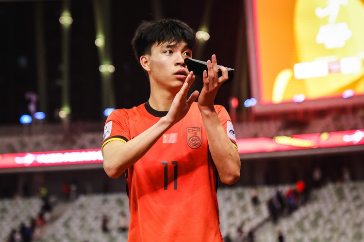 期待首秀！18歲王鈺棟入選中澳戰(zhàn)名單&穿11號(hào)，首進(jìn)國足正賽名單
